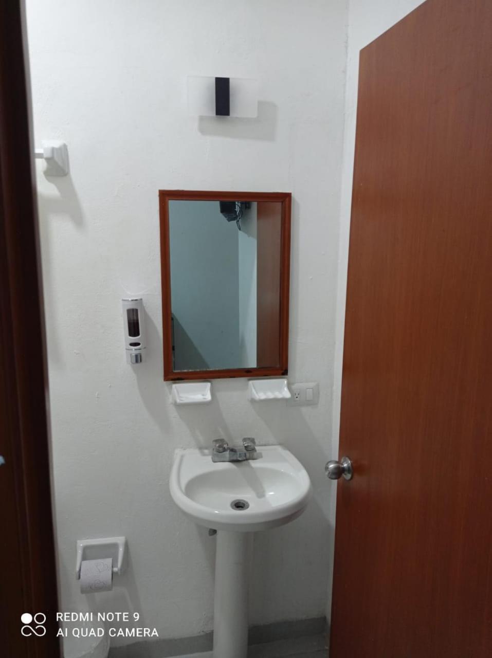 Casa De Huespedes Taino Bed & Breakfast Cancun Exterior photo