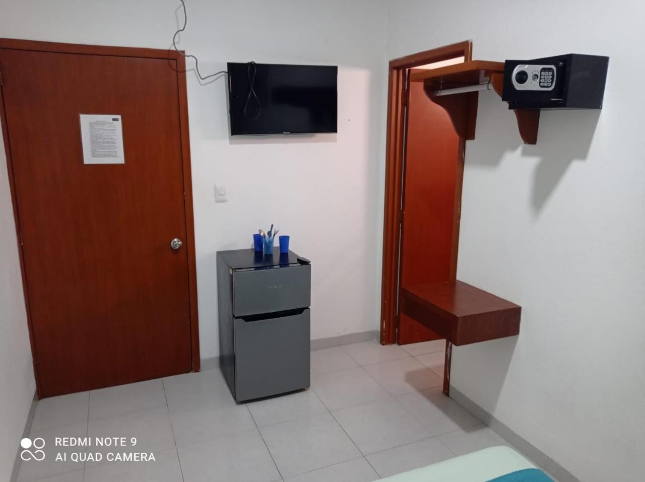 Casa De Huespedes Taino Bed & Breakfast Cancun Exterior photo
